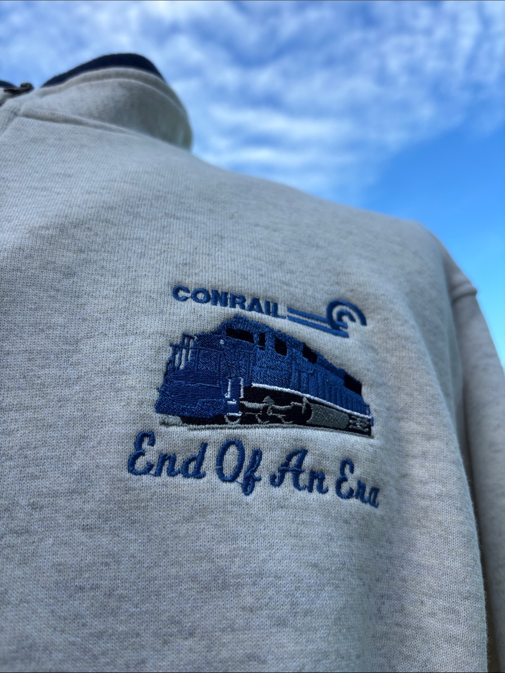 Conrail 'End Of An Era' Light Gray Embroidered Men’s Sweatshirt (XL) NWOT
